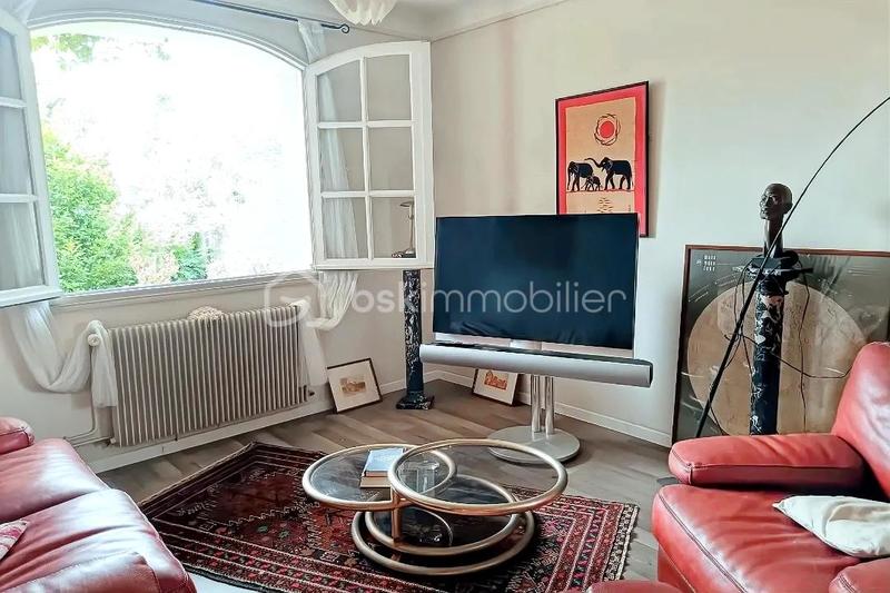 Propriété - 225 m² - 7 pièces