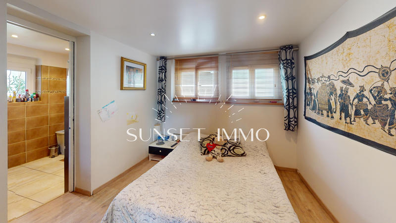 Maison - 273 m² - 7 pièces