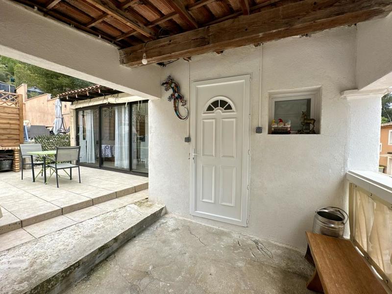 Propriété - 136 m² - 6 pièces