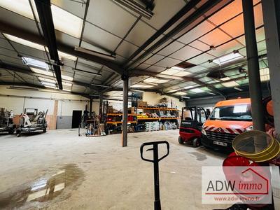 Local d'activités - 900 m²