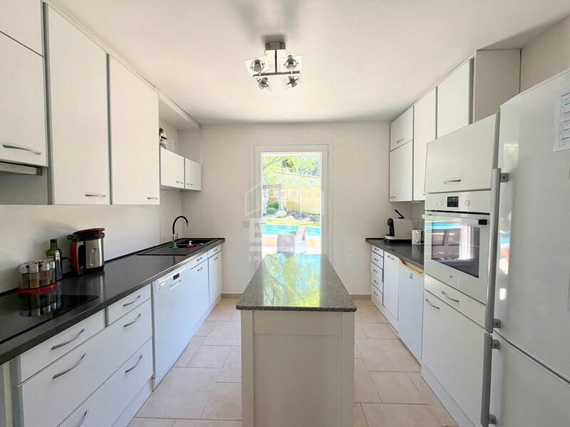 Maison - 107 m² - 6 pièces