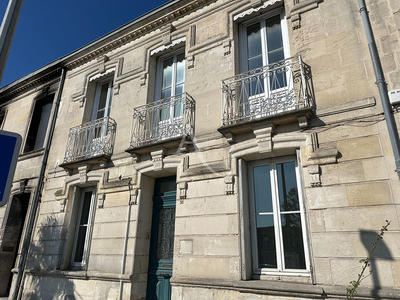 Maison - 121 m² - 8 pièces