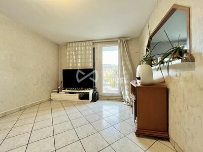 Appartement - 79 m² - 4 pièces