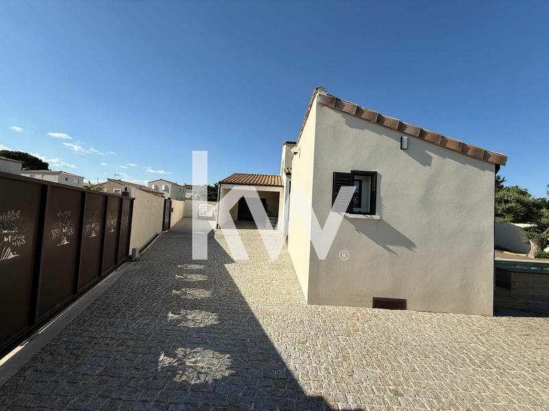 Maison contemporaine - 201 m² - 9 pièces