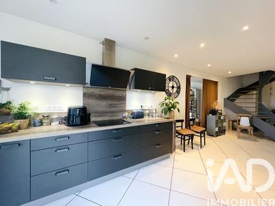 Maison - 228 m² - 8 pièces