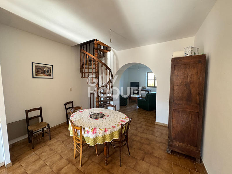 Maison - 400 m² - 9 pièces