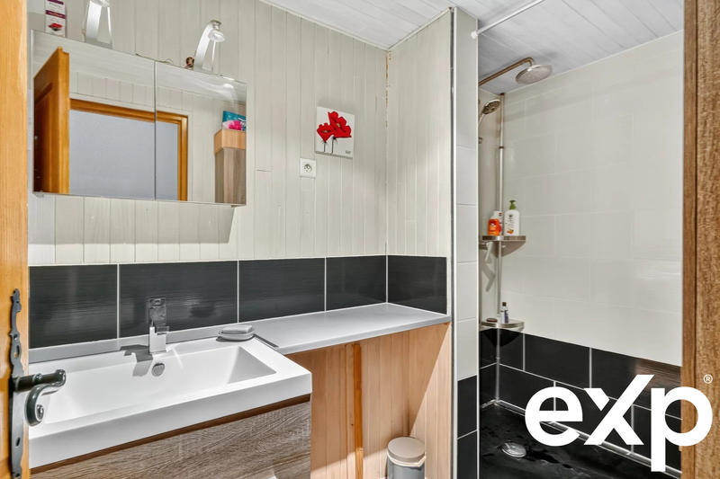 Maison - 438 m² - 12 pièces