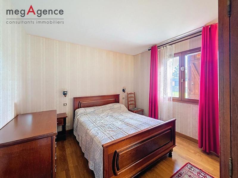 Maison traditionnelle - 145 m² - 7 pièces