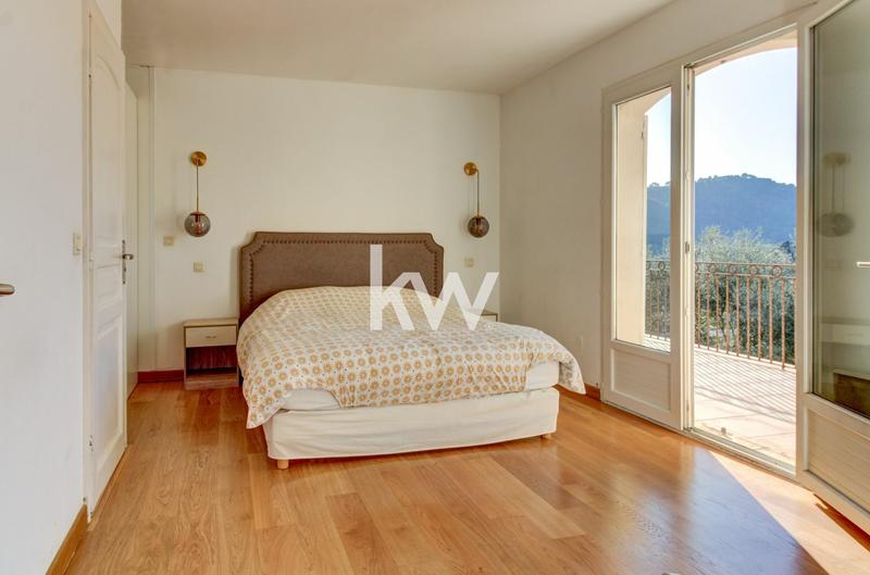 Maison - 158 m² - 6 pièces