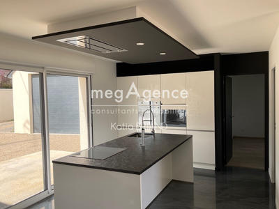 Maison - 102 m² - 4 pièces