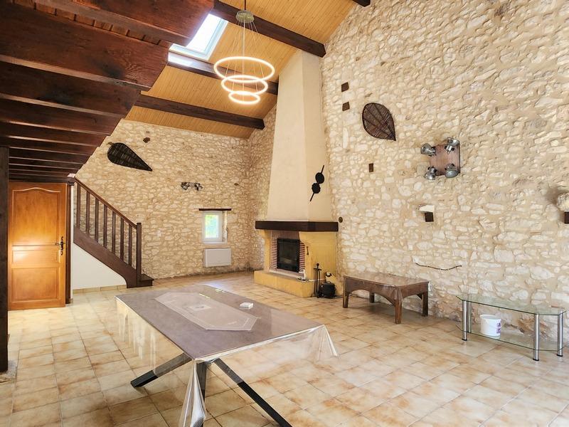 Maison en pierre - 195 m² - 6 pièces