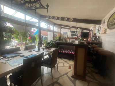 Maison - 233 m² - 9 pièces