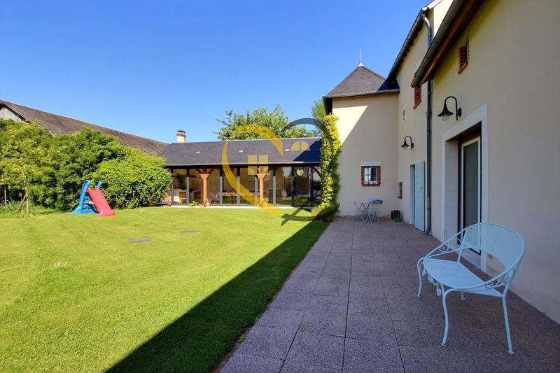 Maison - 280 m² - 5 pièces