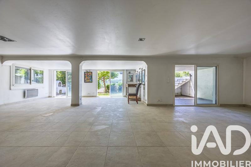 Maison - 203 m² - 6 pièces