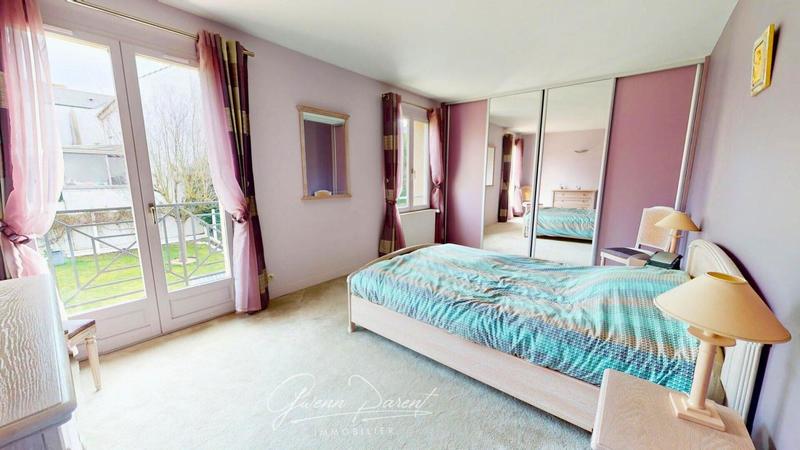 Maison - 165 m² - 8 pièces