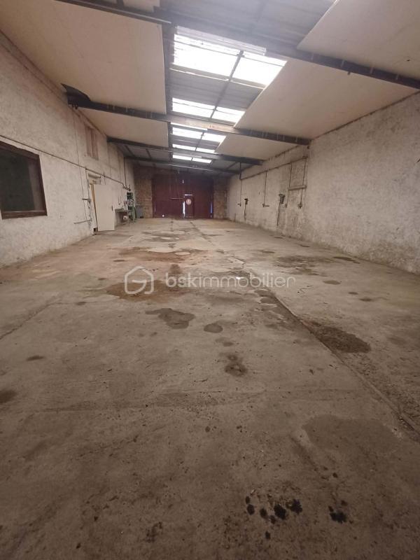 Local commercial - 142 m² - 3 pièces