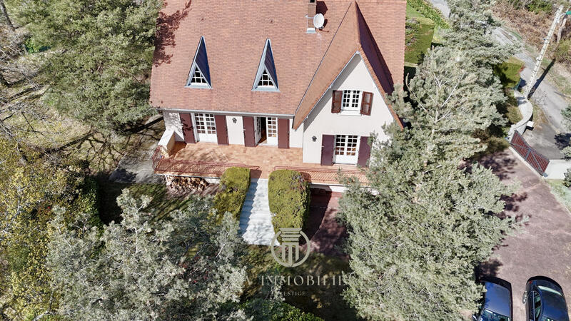 Maison - 165 m² - 7 pièces