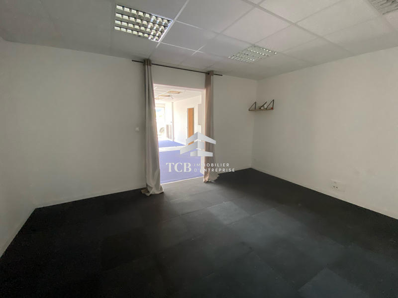 Local d'activités - 335 m²