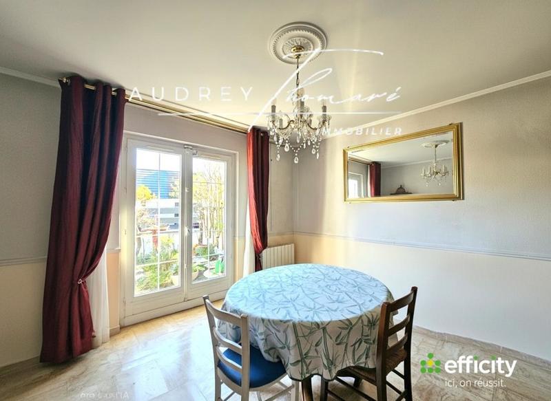 Pavillon - 94 m² - 5 pièces