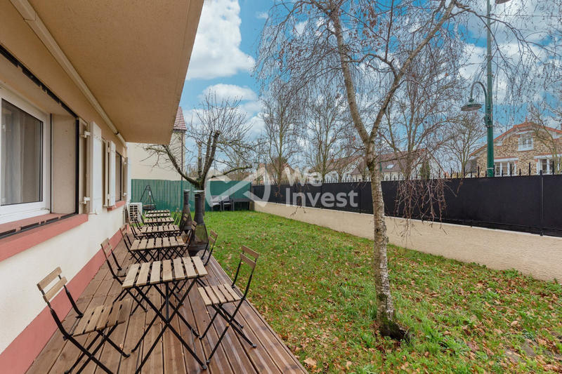 Maison traditionnelle - 237 m² - 10 pièces