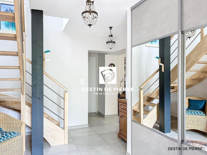 Maison - 202 m² - 4 pièces