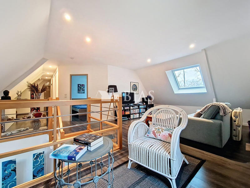 Maison contemporaine - 197 m² - 7 pièces