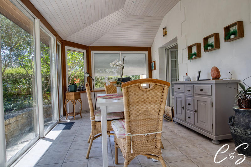 Maison - 219 m² - 8 pièces