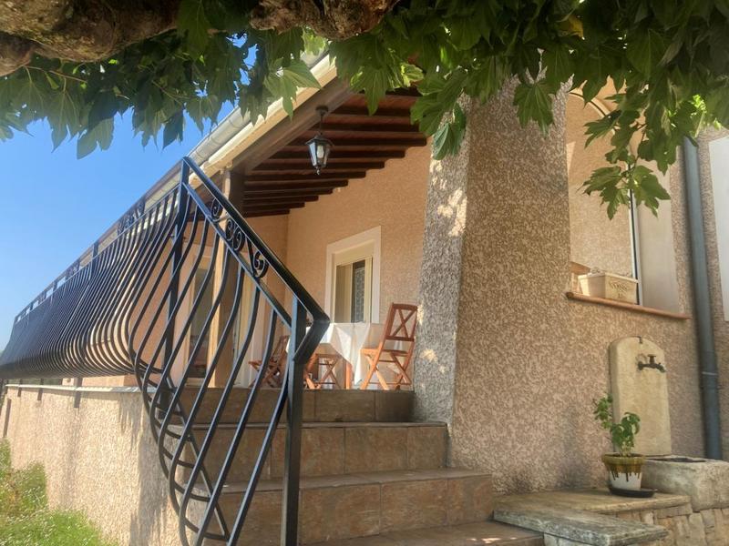 Villa - 140 m² - 7 pièces