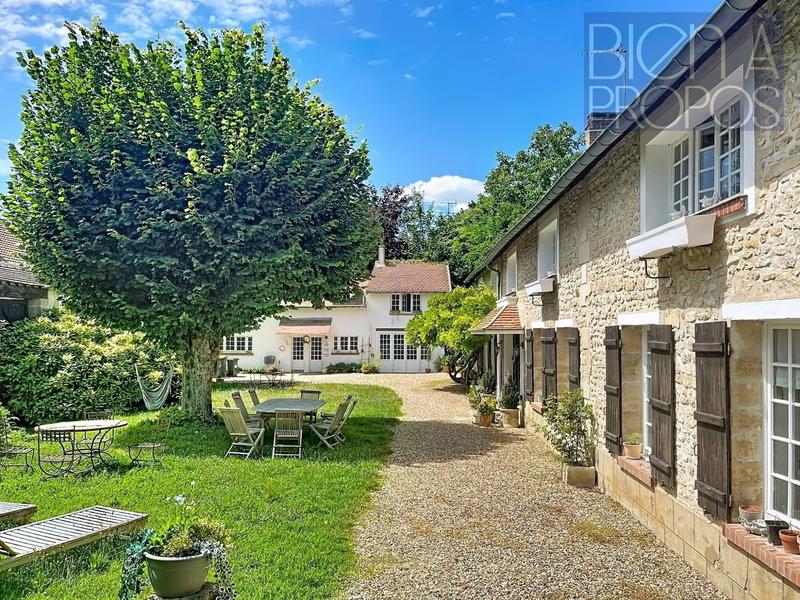 Maison ancienne - 340 m² - 10 pièces