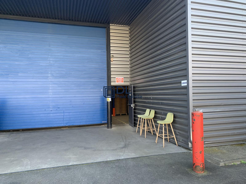 Entrepôt - 4 415 m²