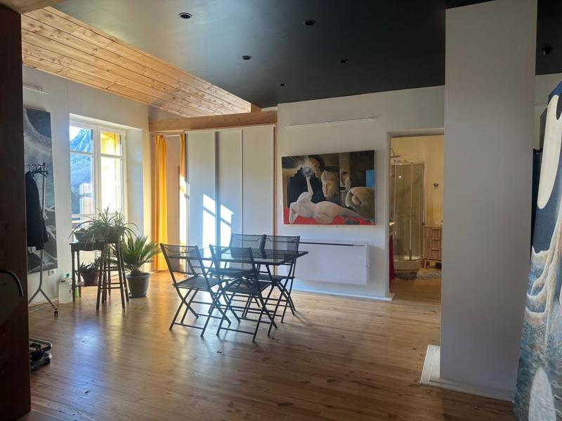 Maison - 245 m² - 7 pièces