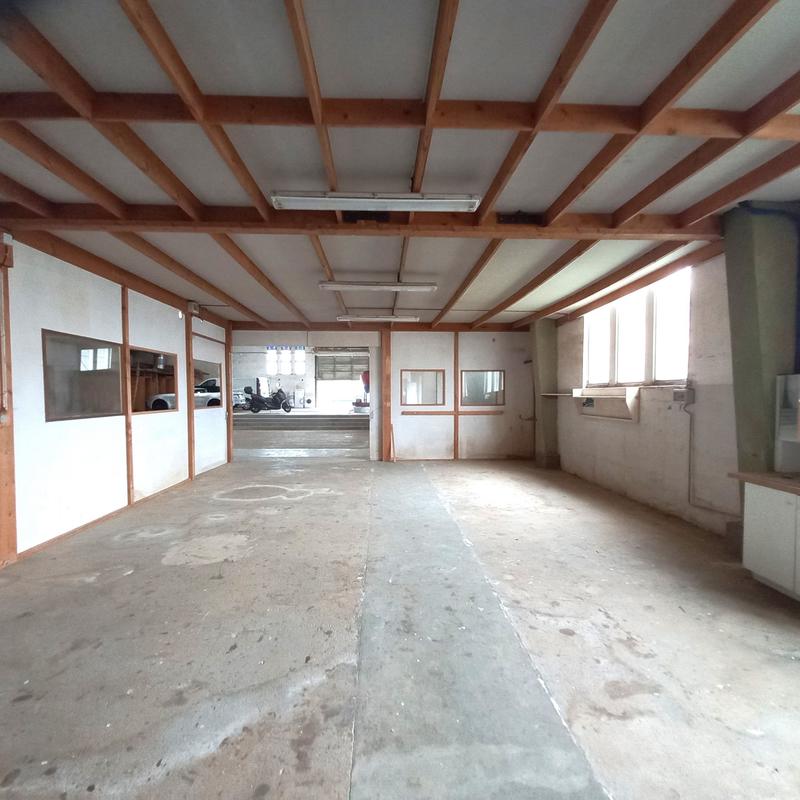 Entrepôt - 600 m²