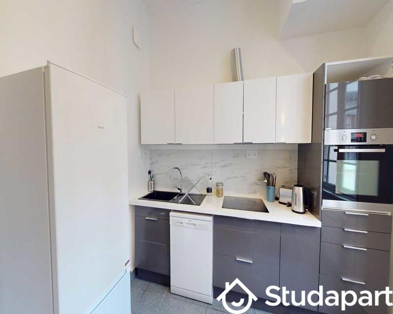 Chambre - 90 m² - 1 pièce