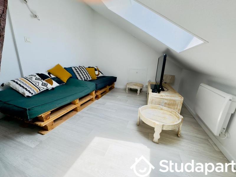 Chambre - 10 m² - 1 pièce