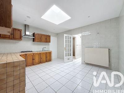 Maison - 99 m² - 5 pièces