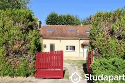 Chambre - 14 m² - 1 pièce