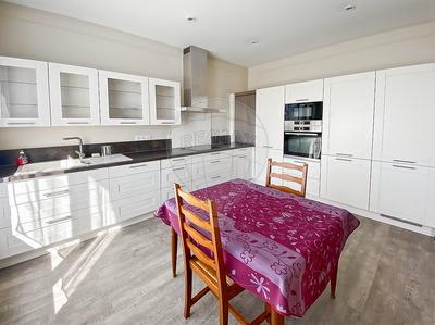 Maison - 147 m² - 6 pièces