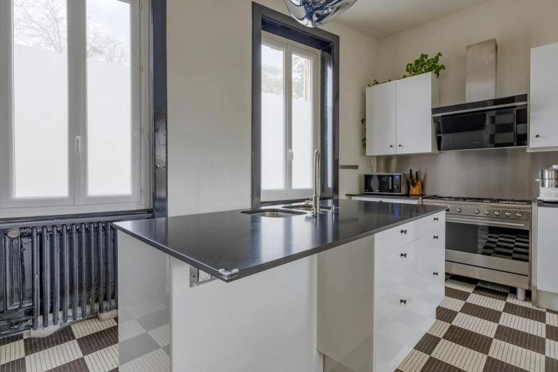 Maison - 207 m² - 9 pièces