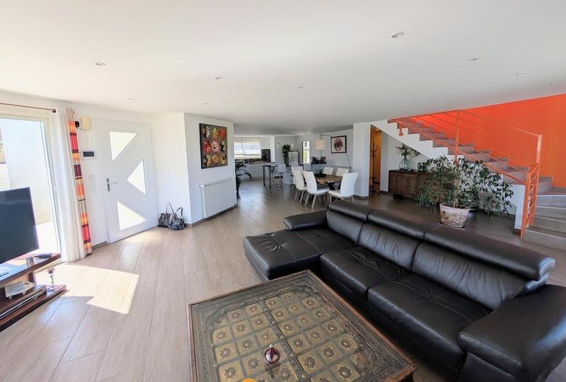 Maison - 181 m² - 4 pièces