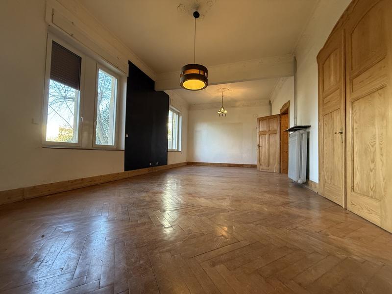 Maison - 288 m² - 10 pièces