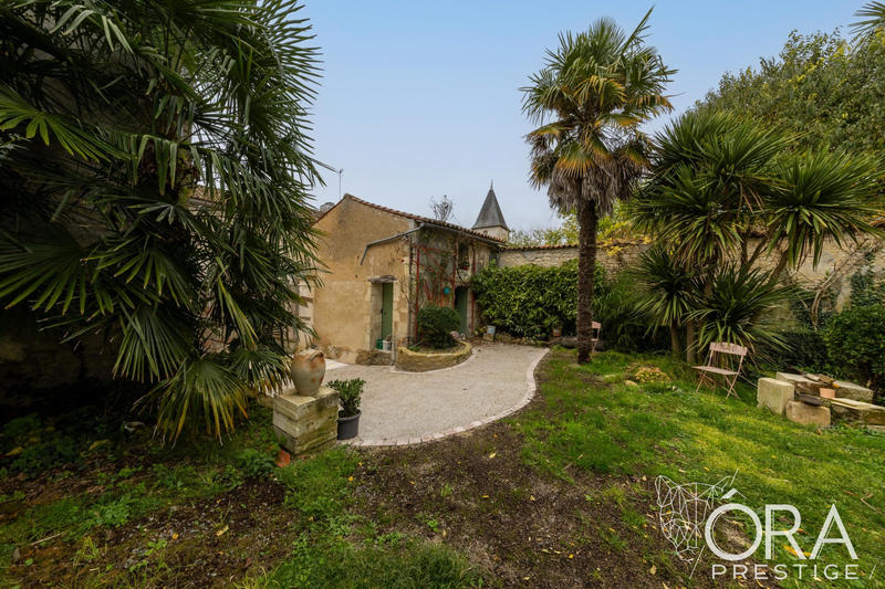 Maison ancienne - 430 m² - 17 pièces