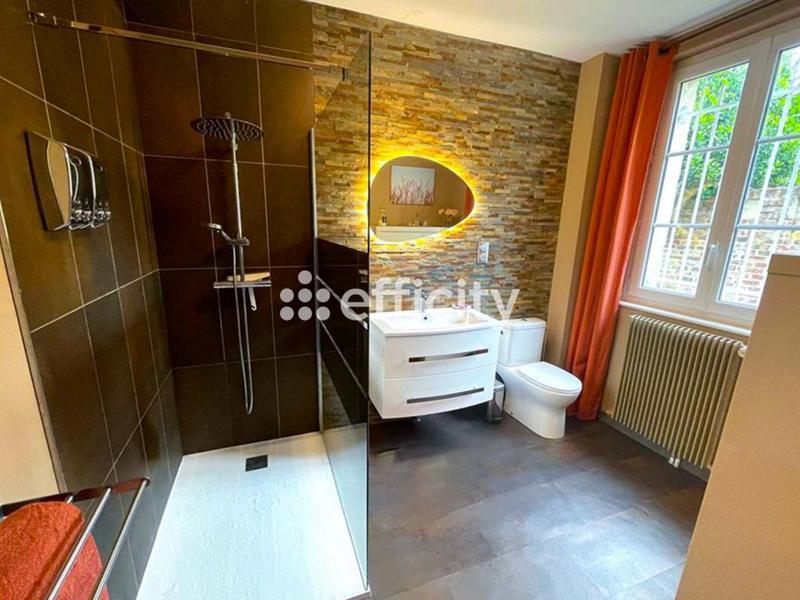 Maison - 229 m² - 9 pièces