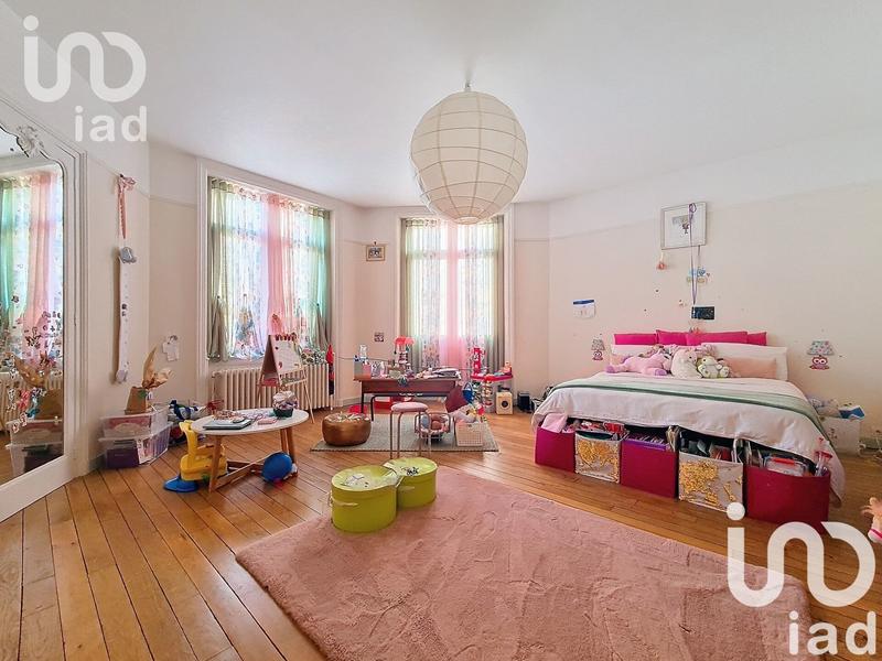 Maison - 480 m² - 11 pièces