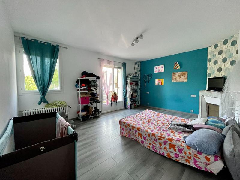 Maison - 270 m² - 6 pièces