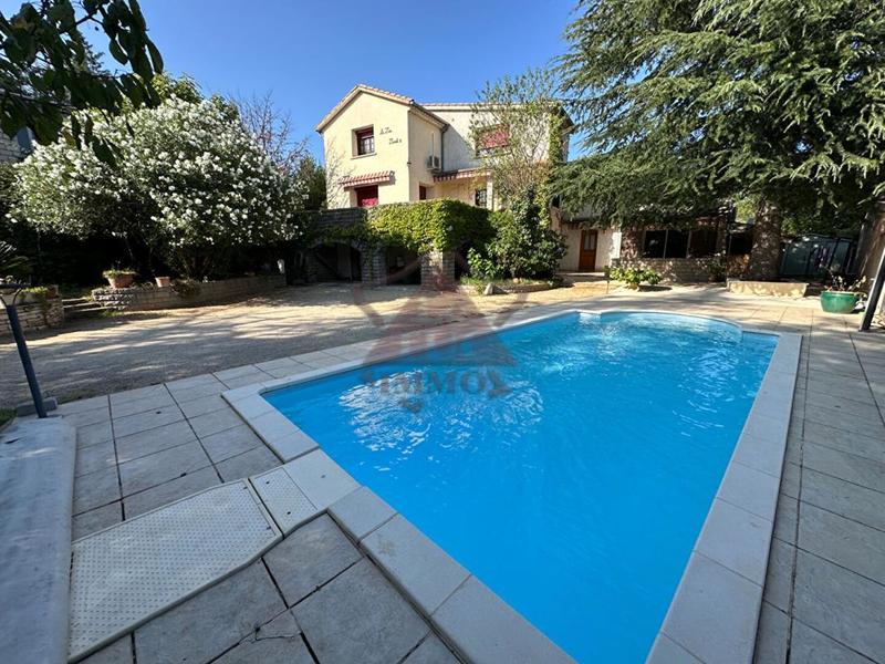 Maison - 151 m² - 7 pièces