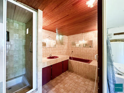 Maison traditionnelle - 170 m² - 8 pièces