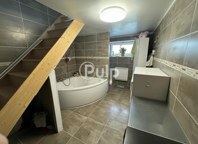 Maison - 204 m² - 7 pièces