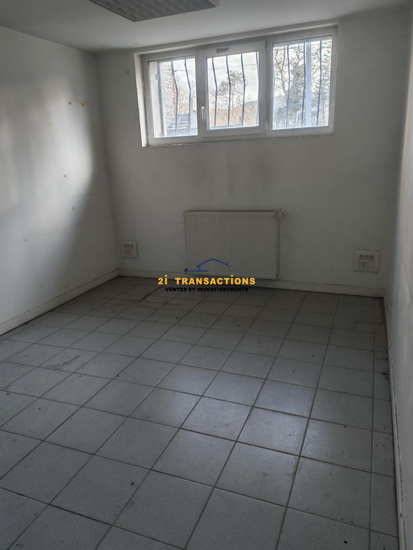 Local d'activités - 250 m²