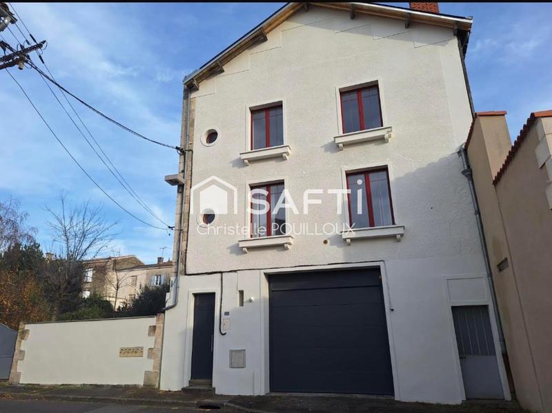 Maison - 260 m² - 8 pièces