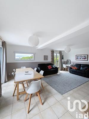 Maison - 87 m² - 5 pièces